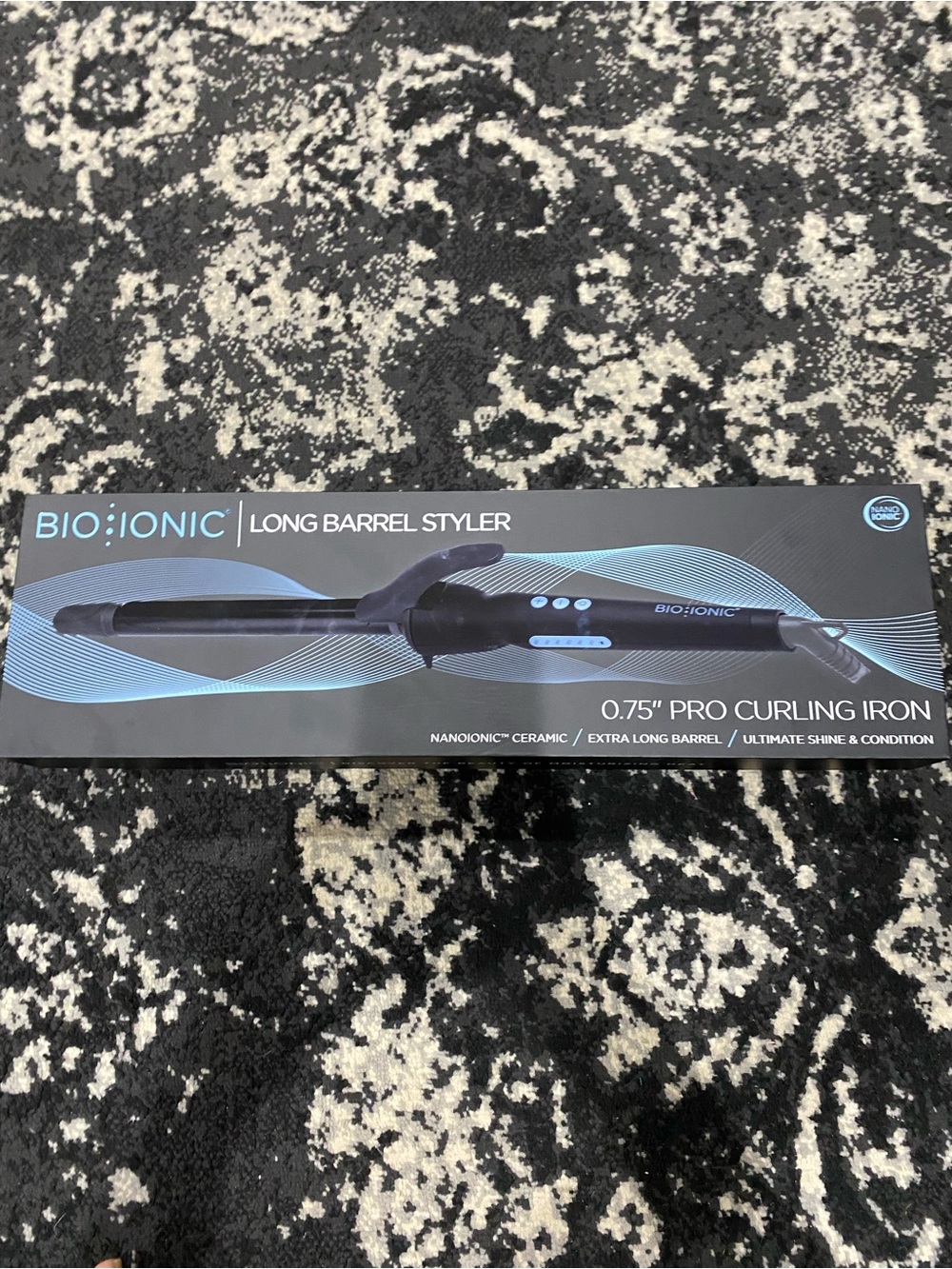 Bio Ionic Long Barrel Styler 0.75" Pro Curling Iron in Black and Light Blue